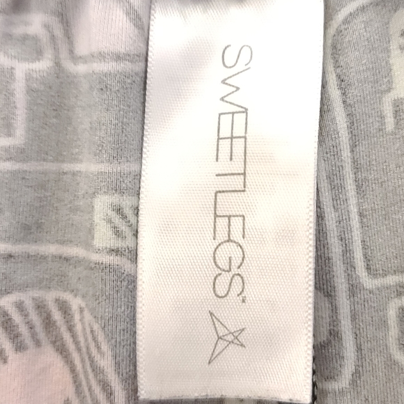 📼2/$20 Sweetlegs Retro - Picture 4 of 5